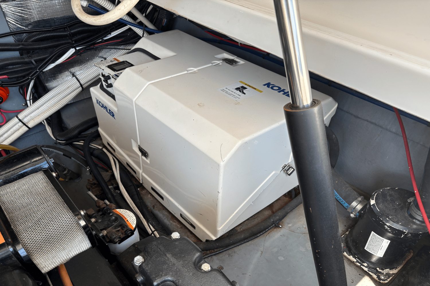 1997 Sea Ray 330 EXPRESS CRUISER Image Thumbnail #68