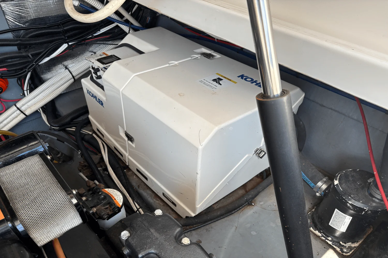 1997 Sea Ray 330 EXPRESS CRUISER Image Thumbnail #68