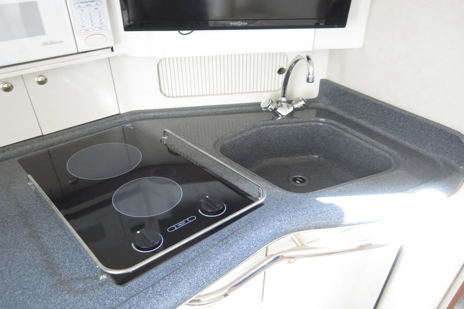 1997 Sea Ray 330 EXPRESS CRUISER Image Thumbnail #60