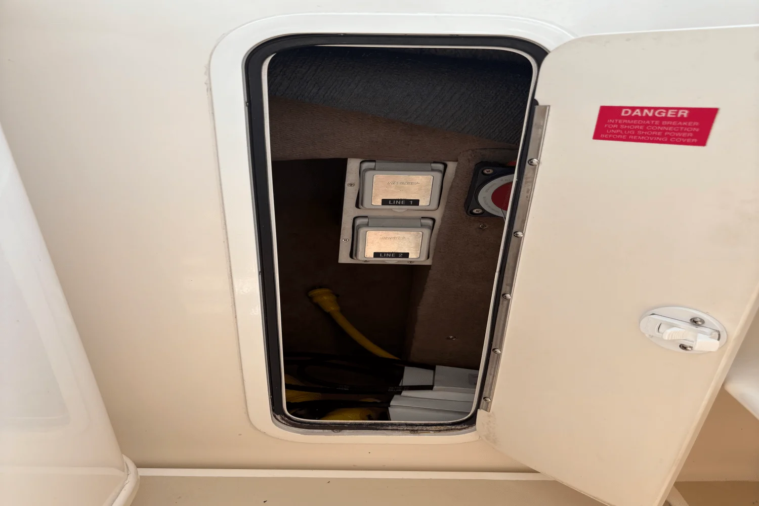 1997 Sea Ray 330 EXPRESS CRUISER Image Thumbnail #29