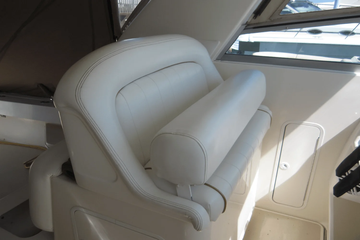 1997 Sea Ray 330 EXPRESS CRUISER Image Thumbnail #28