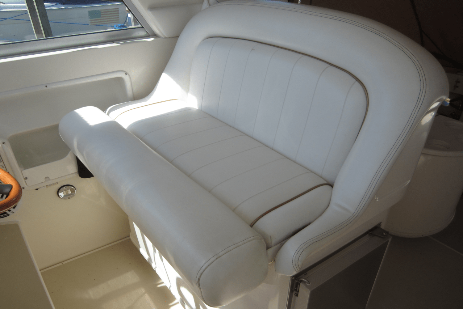 1997 Sea Ray 330 EXPRESS CRUISER Image Thumbnail #33