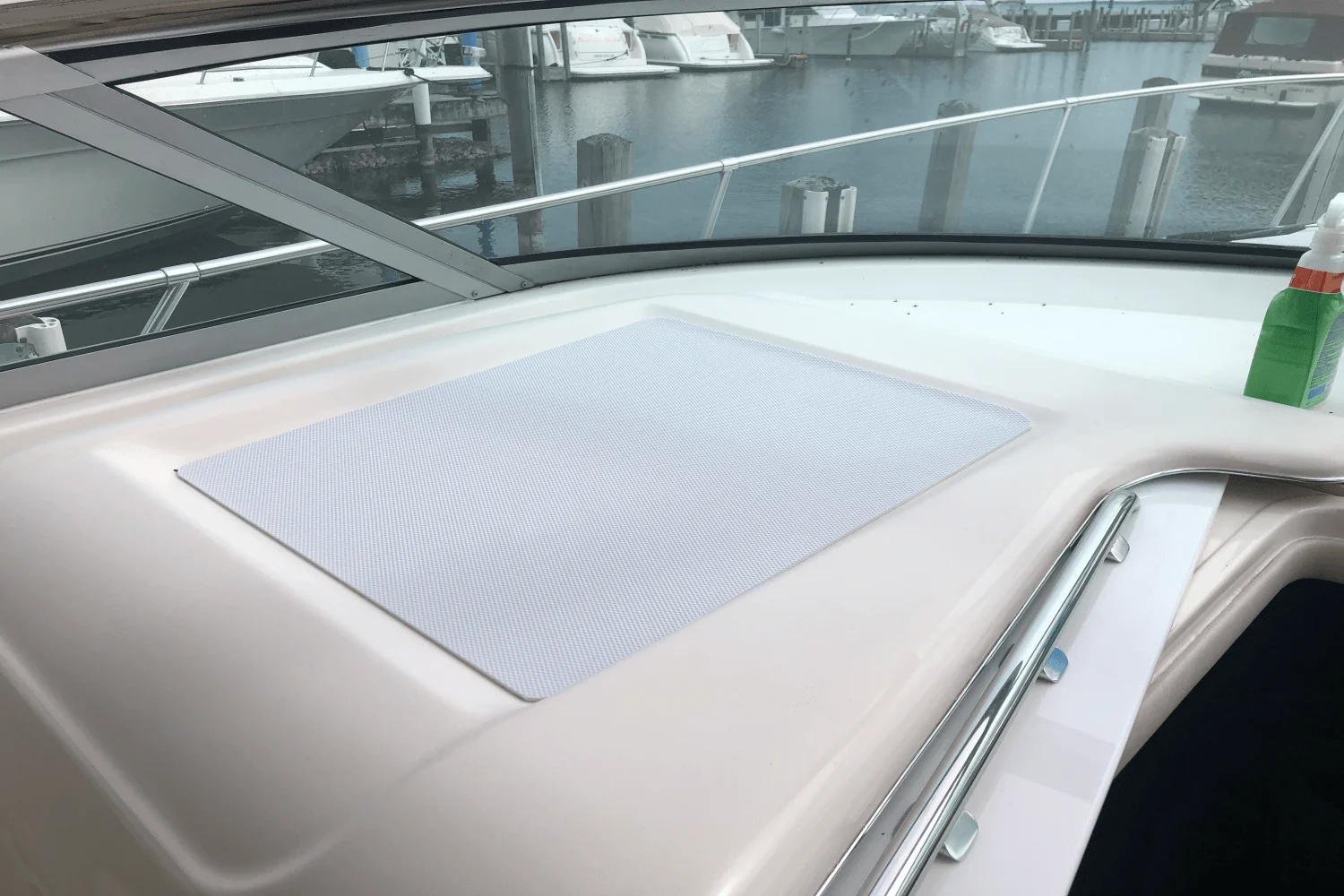 1997 Sea Ray 330 EXPRESS CRUISER Image Thumbnail #43