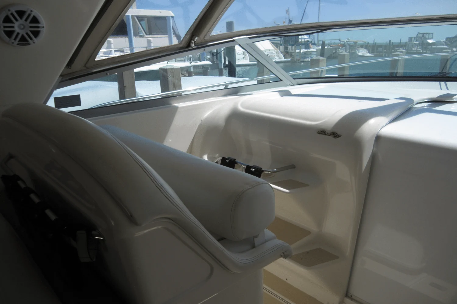 1997 Sea Ray 330 EXPRESS CRUISER Image Thumbnail #34