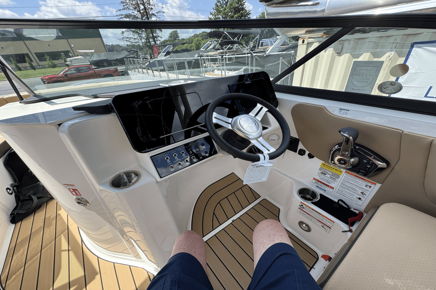 2025 Sea Ray 250 SDX Image Thumbnail #17