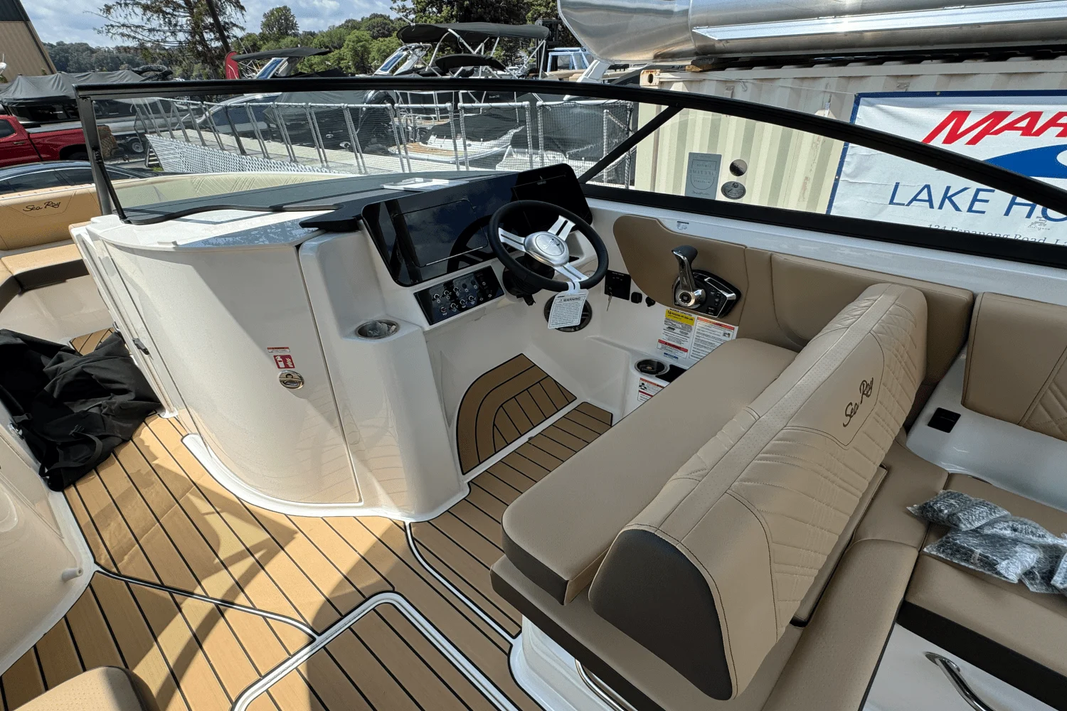 2025 Sea Ray 250 SDX Image Thumbnail #11