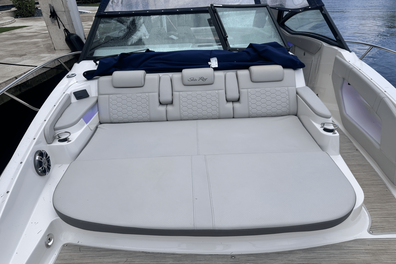 2022 Sea Ray 320 SUNDANCER Image Thumbnail #18