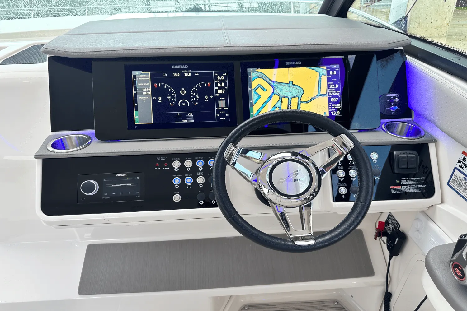 2022 Sea Ray 320 SUNDANCER Image Thumbnail #1