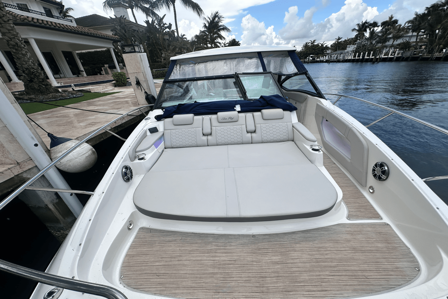 2022 Sea Ray 320 SUNDANCER Image Thumbnail #17