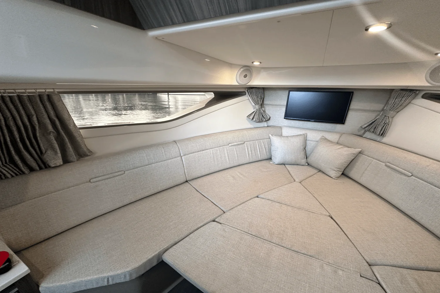 2022 Sea Ray 320 SUNDANCER Image Thumbnail #24