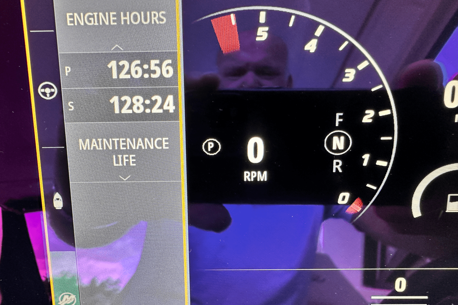 2022 Sea Ray 320 SUNDANCER Image Thumbnail #2