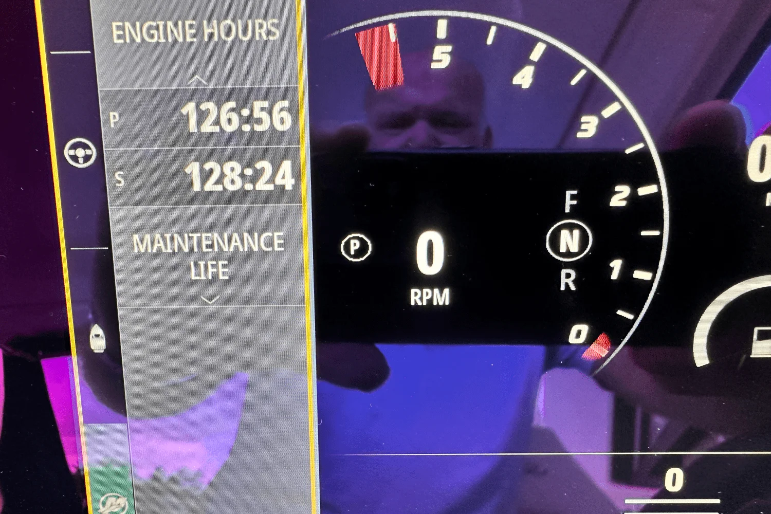 2022 Sea Ray 320 SUNDANCER Image Thumbnail #2