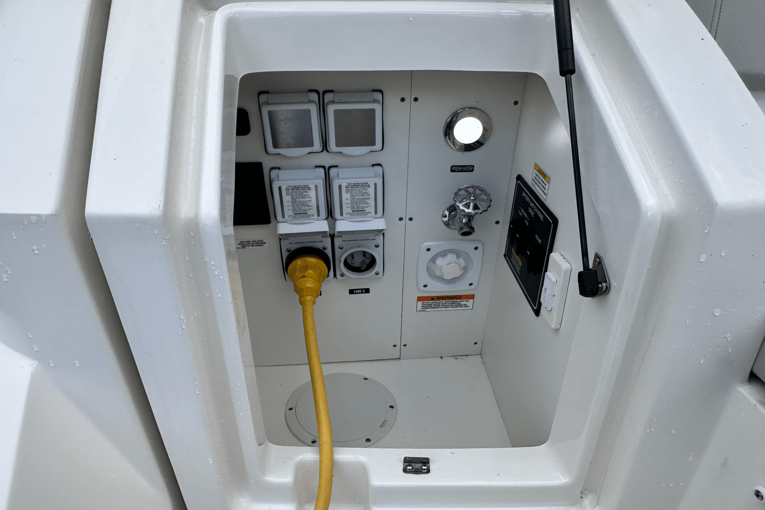 2022 Sea Ray 320 SUNDANCER Image Thumbnail #47