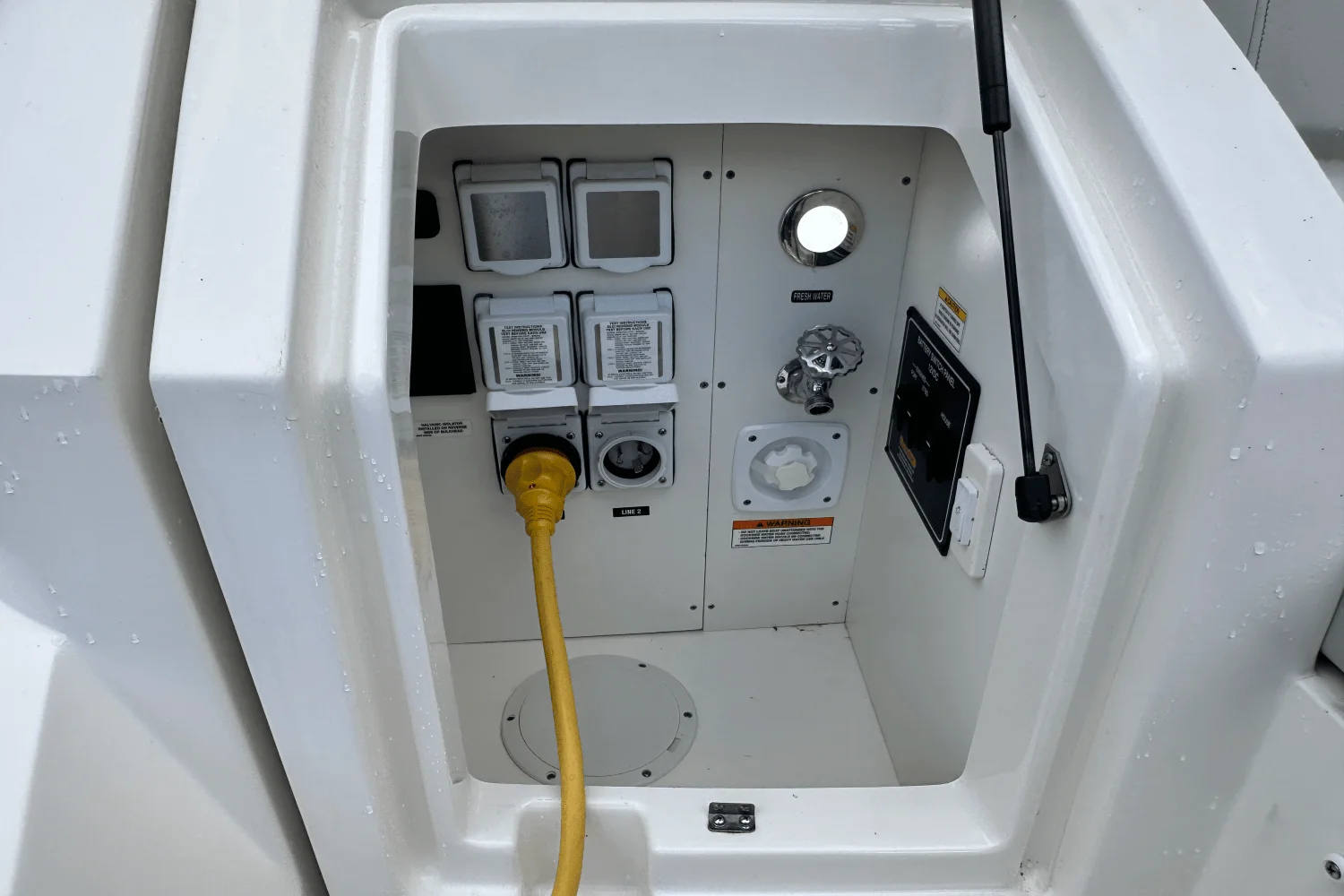 2022 Sea Ray 320 SUNDANCER Image Thumbnail #47