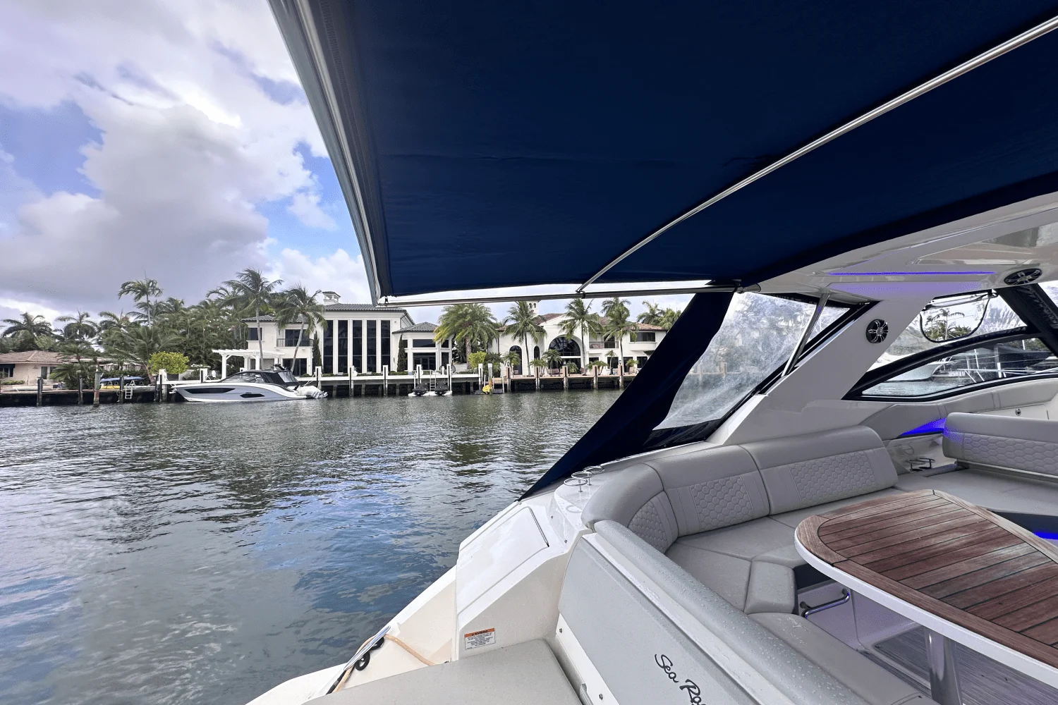 2022 Sea Ray 320 SUNDANCER Image Thumbnail #21