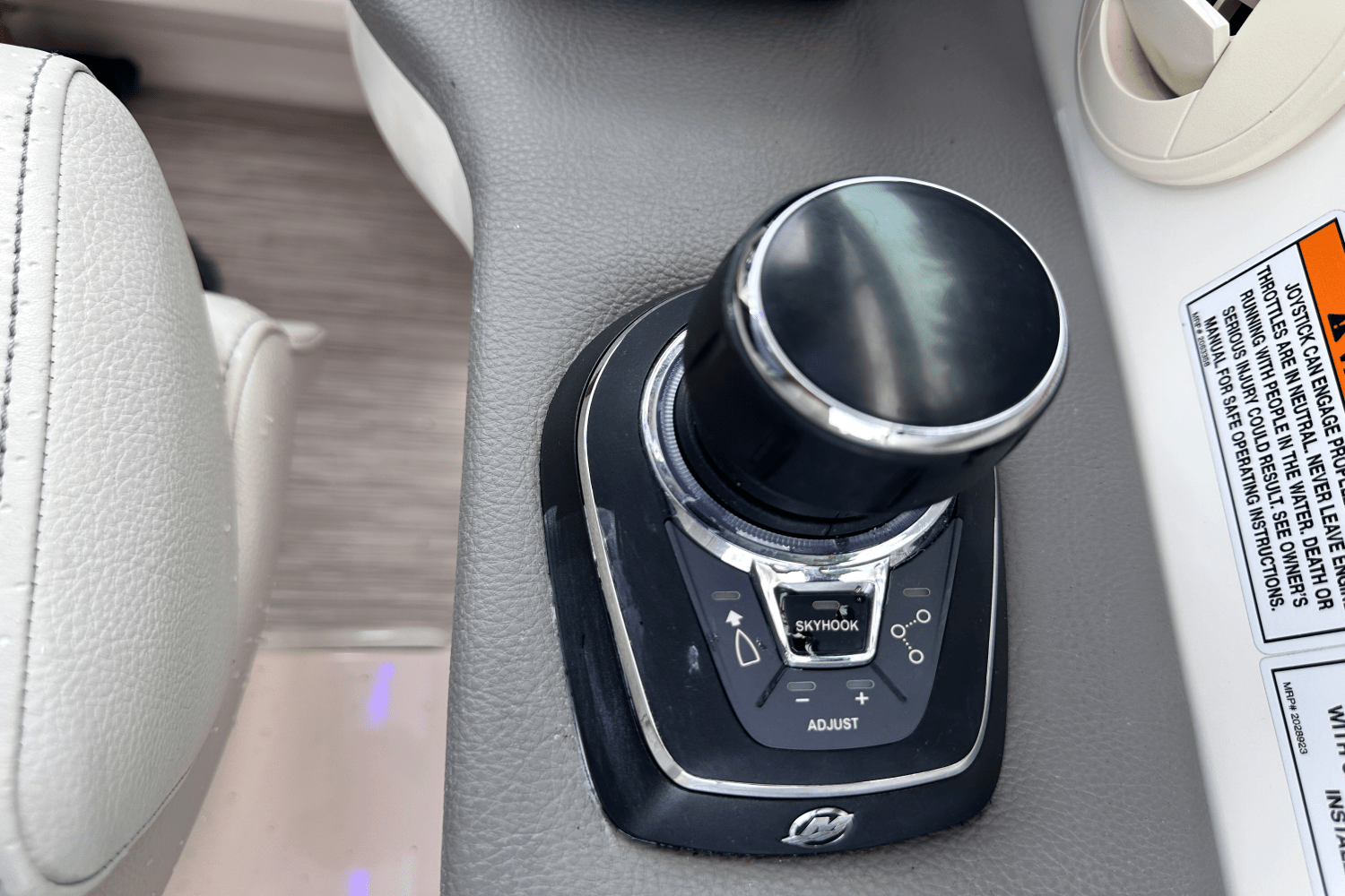 2022 Sea Ray 320 SUNDANCER Image Thumbnail #37