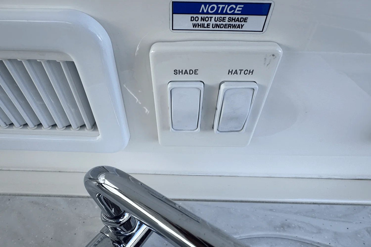 2022 Sea Ray 320 SUNDANCER Image Thumbnail #46