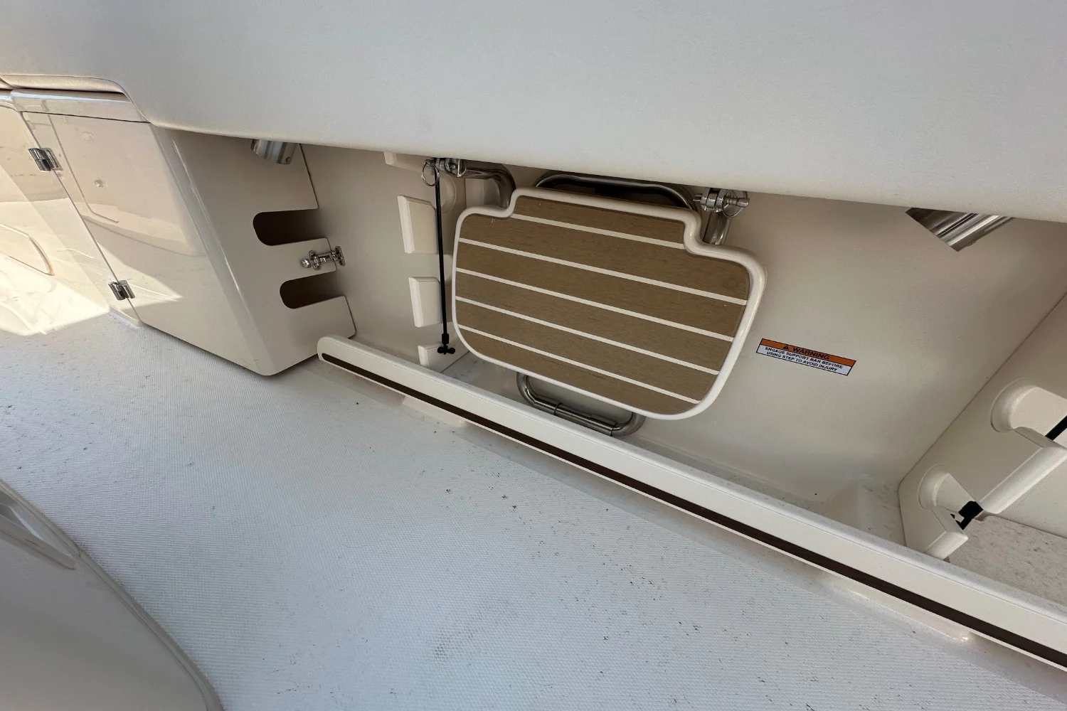 2026 Grady-White Canyon 306 Image Thumbnail #9