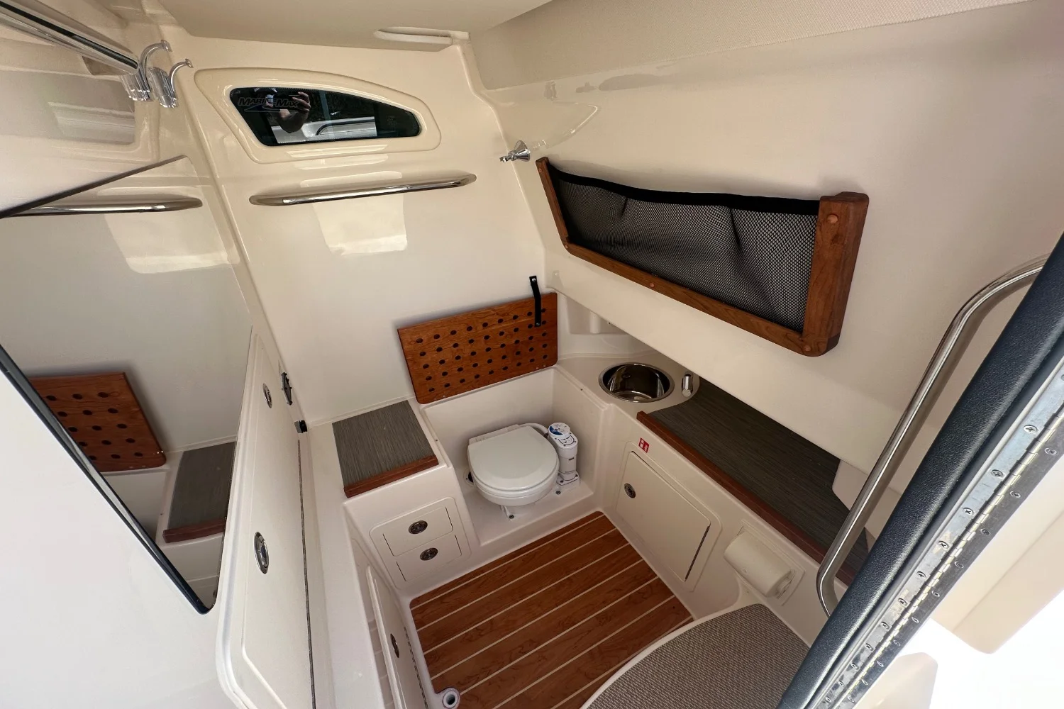 2026 Grady-White Canyon 306 Image Thumbnail #13