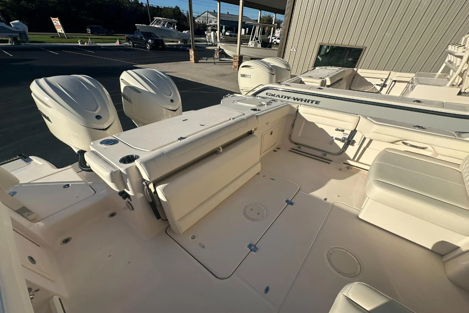 2026 Grady-White Freedom 325 Image Thumbnail #4