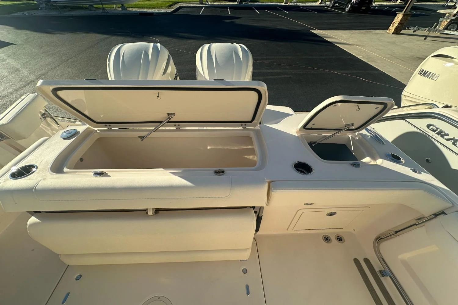 2026 Grady-White Freedom 325 Image Thumbnail #6