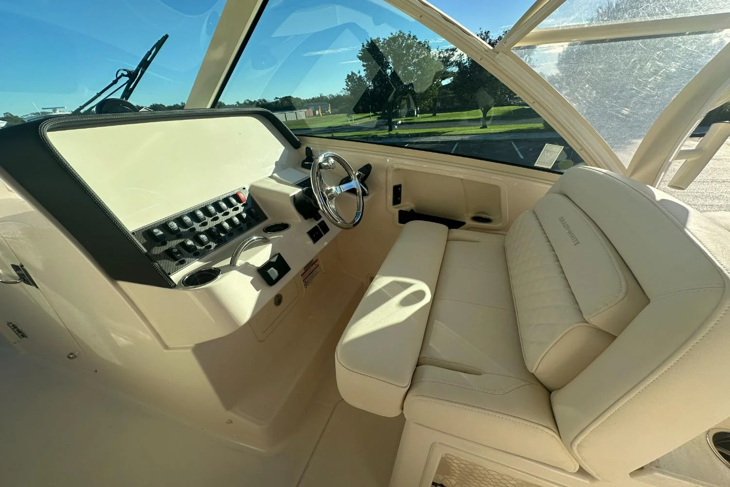 2026 Grady-White Freedom 325 Image Thumbnail #20