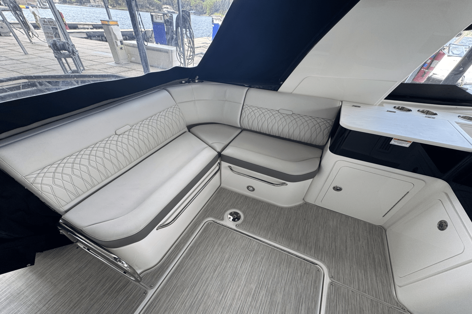 2024 Sea Ray Sundancer 370 Image Thumbnail #2