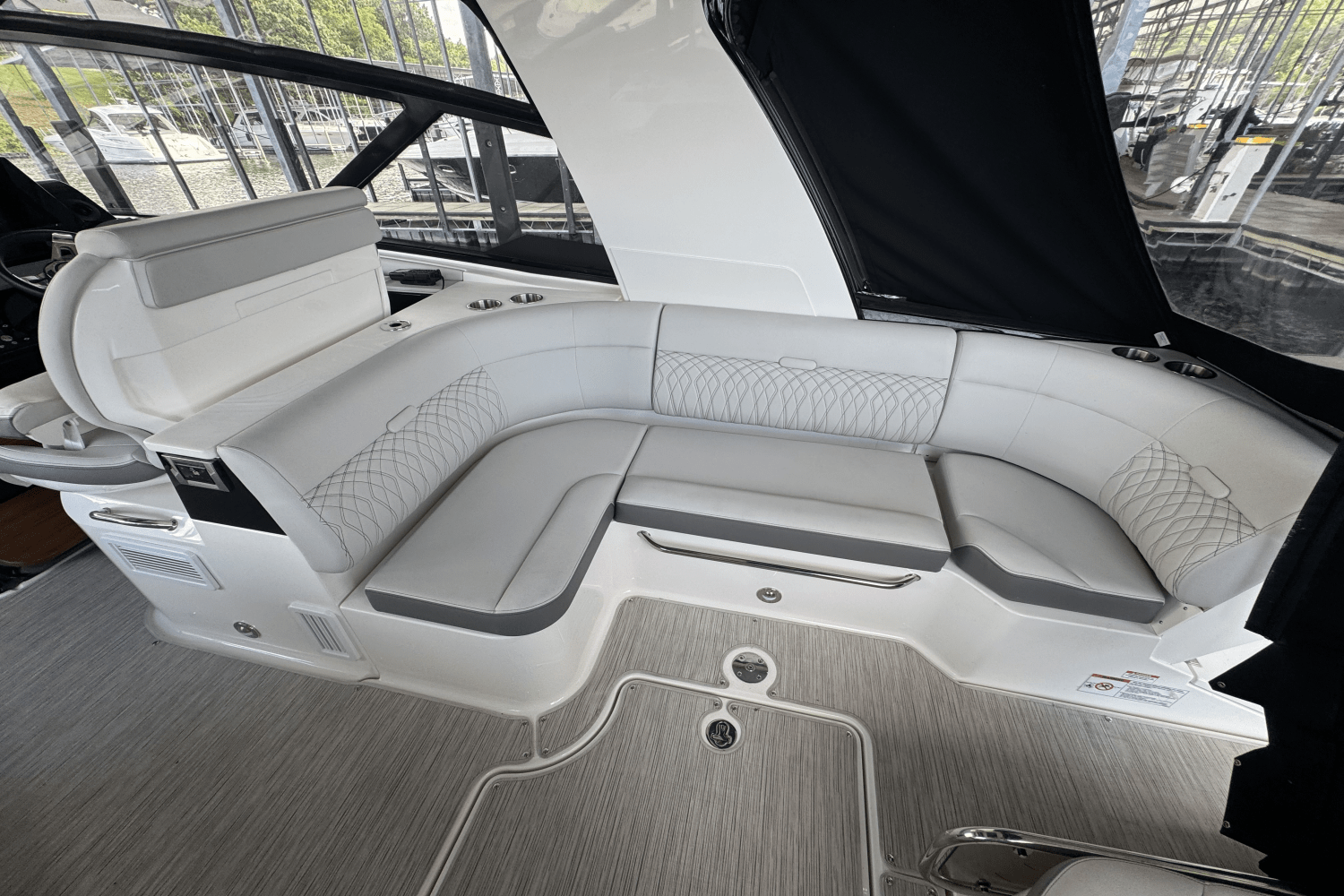 2024 Sea Ray Sundancer 370 Image Thumbnail #3