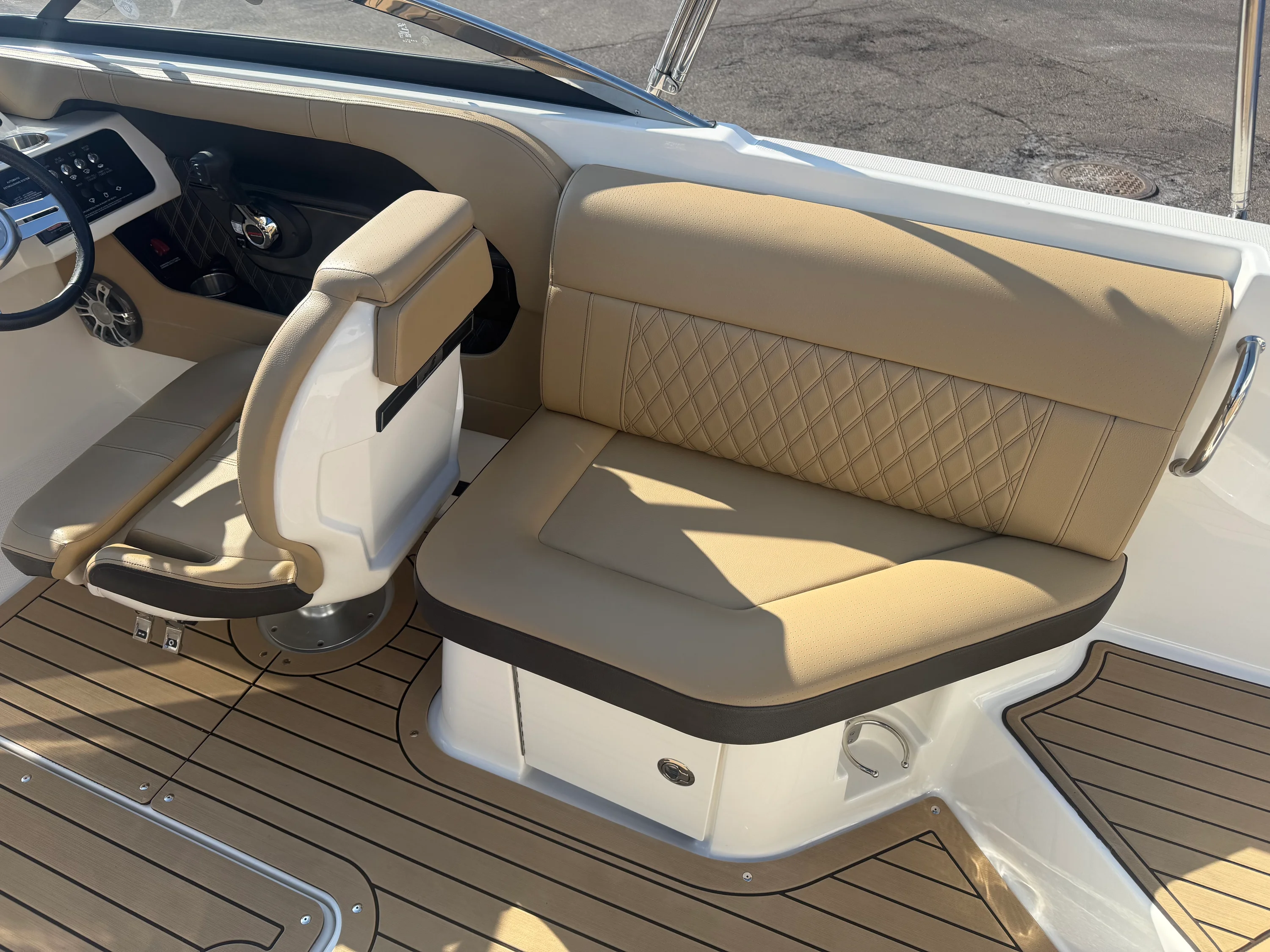 2020 Sea Ray 230 SLX Image Thumbnail #30