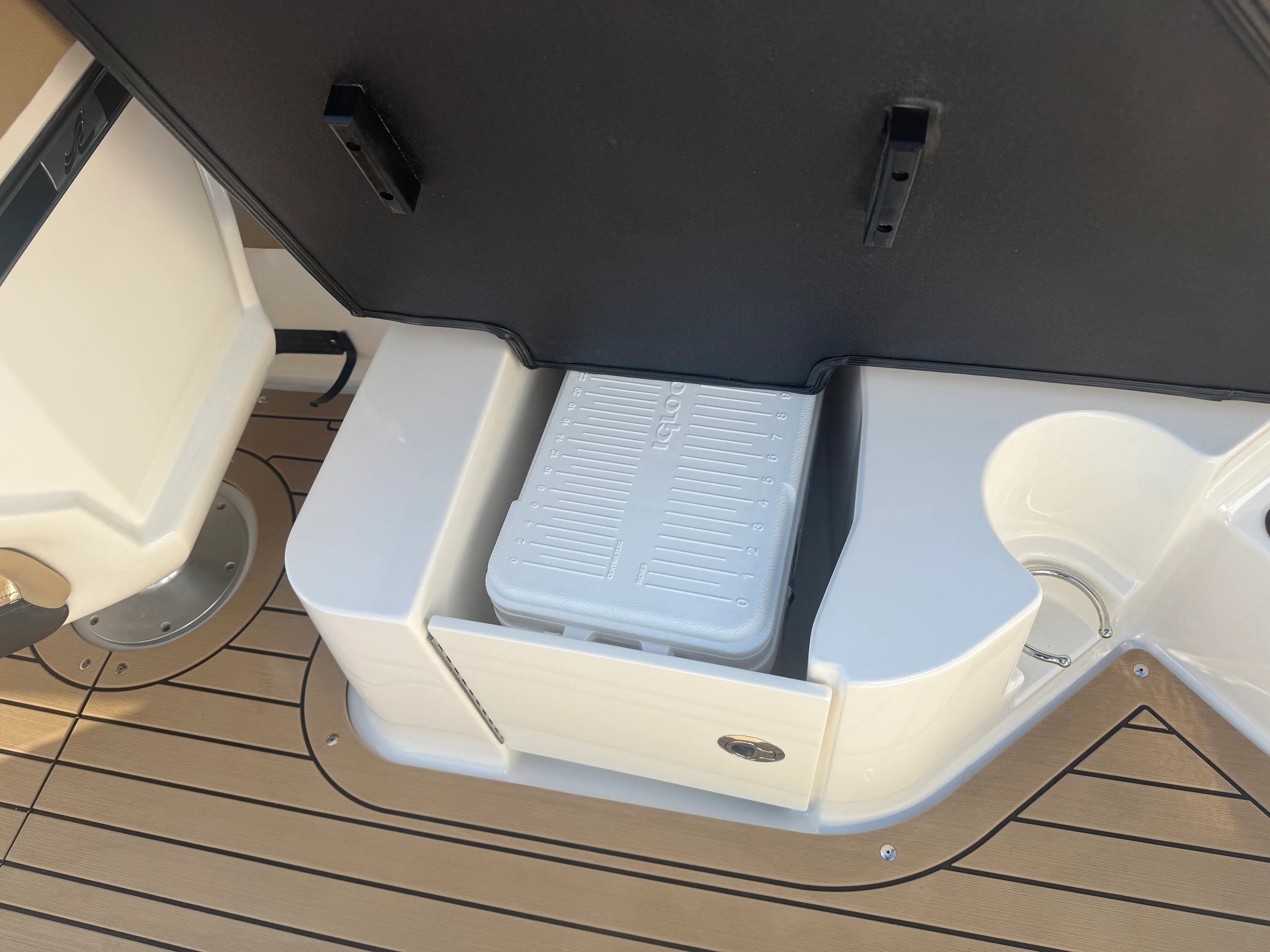 2020 Sea Ray 230 SLX Image Thumbnail #31