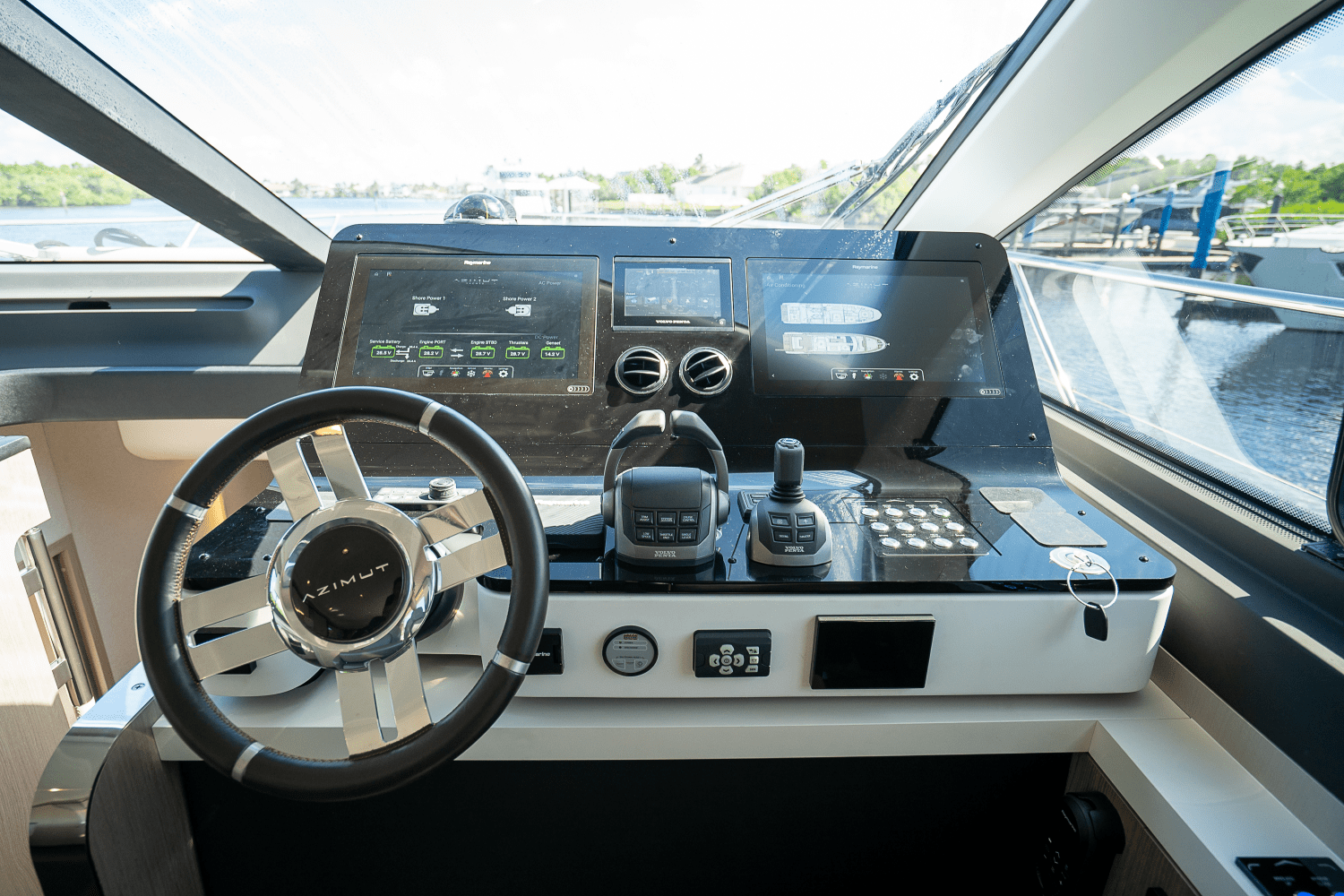 2023 Azimut
                                                             60 FLY Image Thumbnail #33