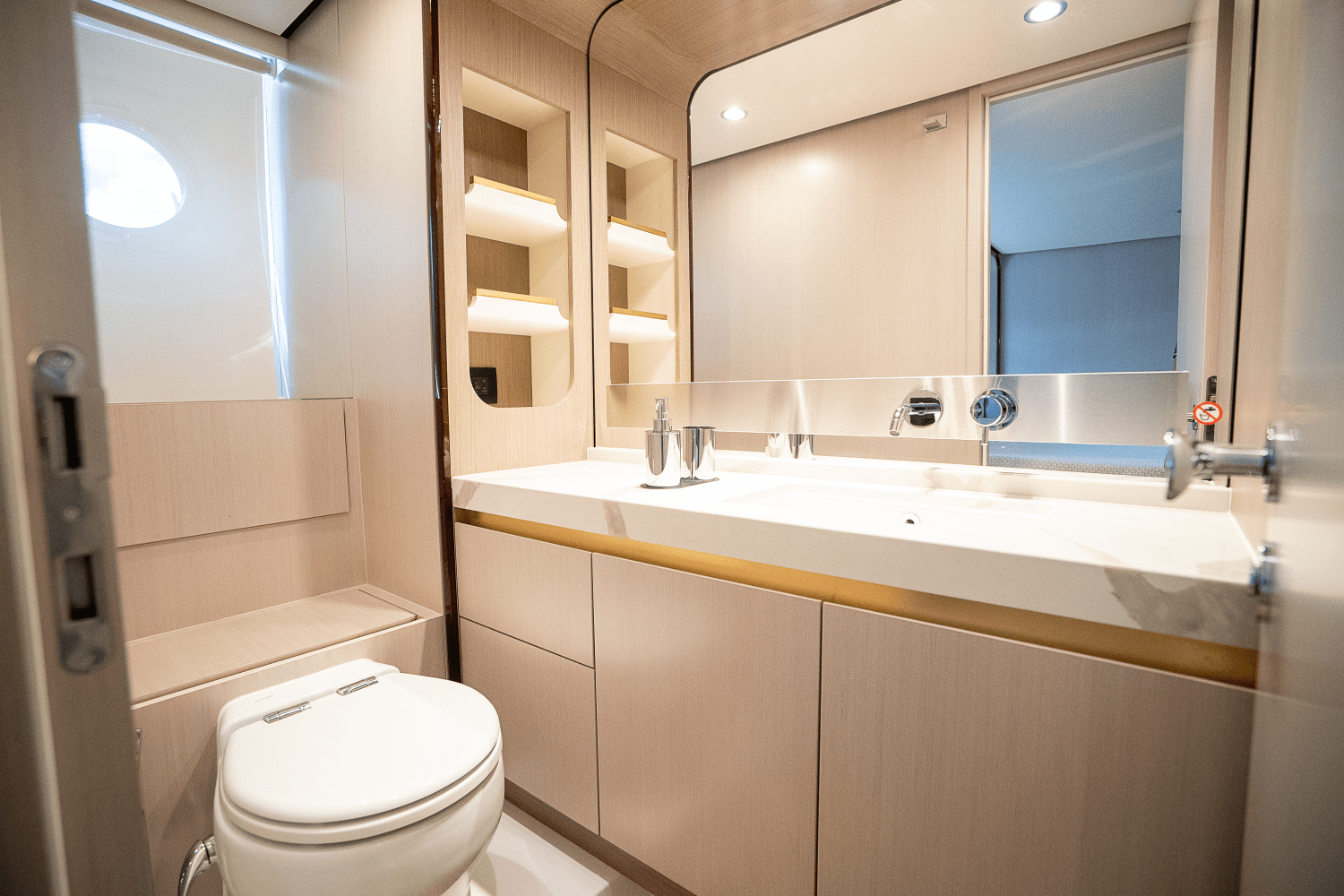 2023 Azimut
                                                             60 FLY Image Thumbnail #76