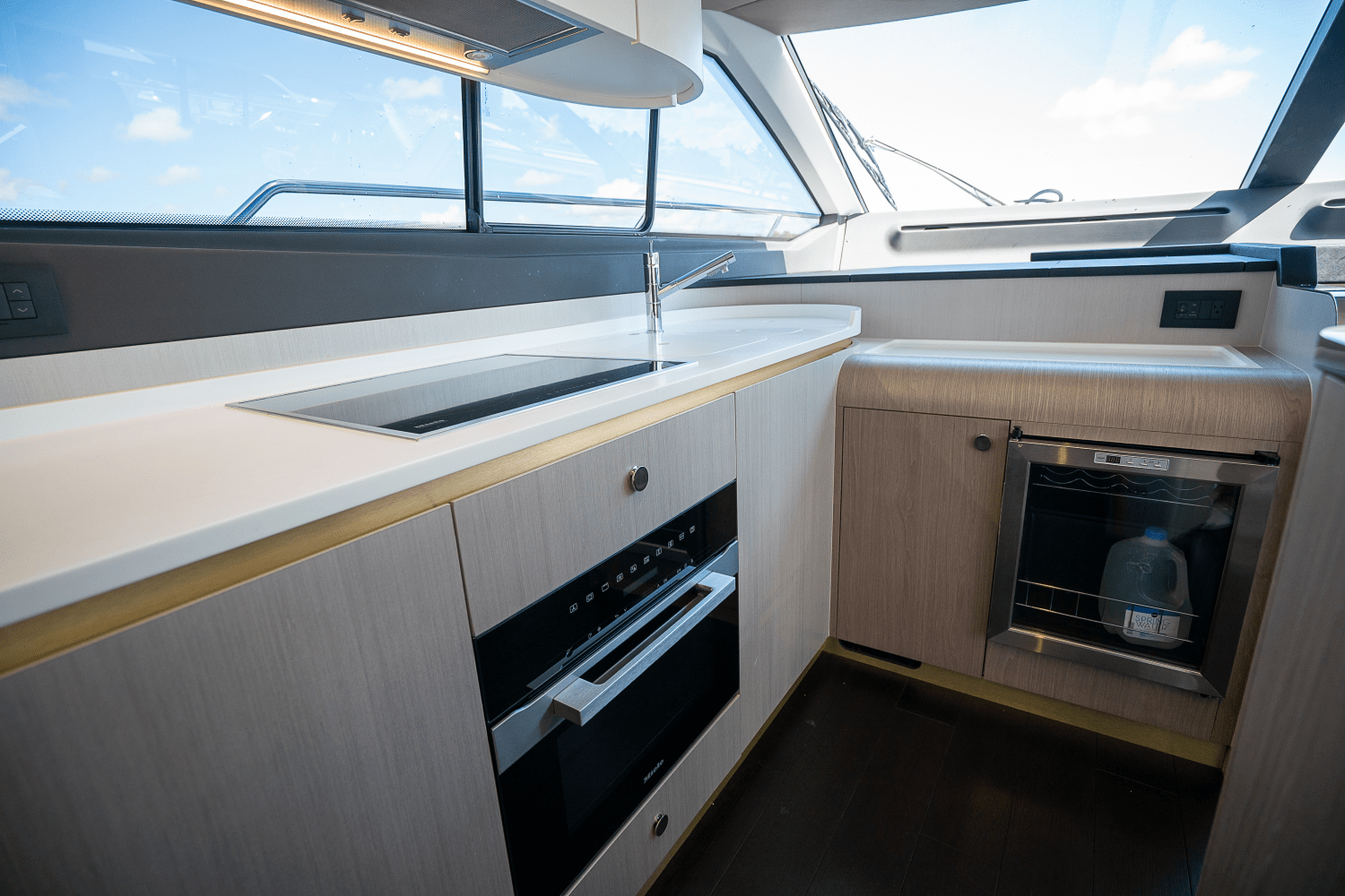 2023 Azimut
                                                             60 FLY Image Thumbnail #25