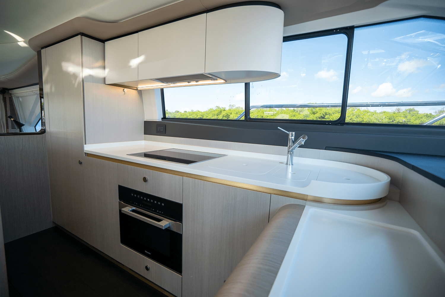 2023 Azimut
                                                             60 FLY Image Thumbnail #24
