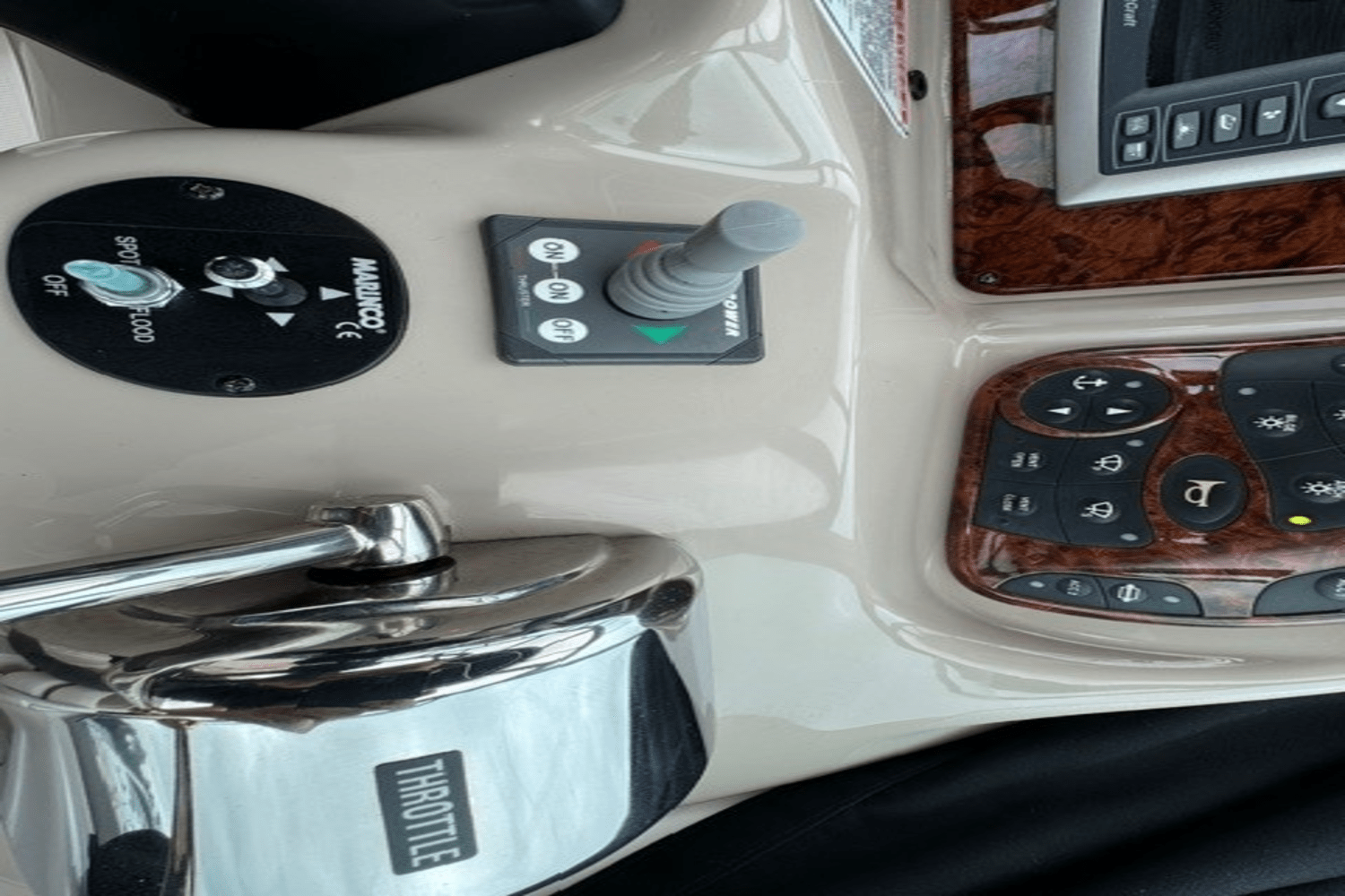 2006 Sea Ray 340 Sundancer Image Thumbnail #9