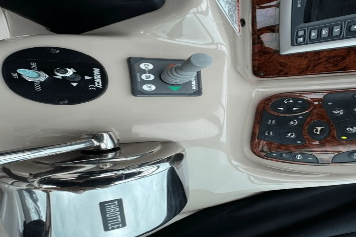 2006 Sea Ray 340 Sundancer Image Thumbnail #9