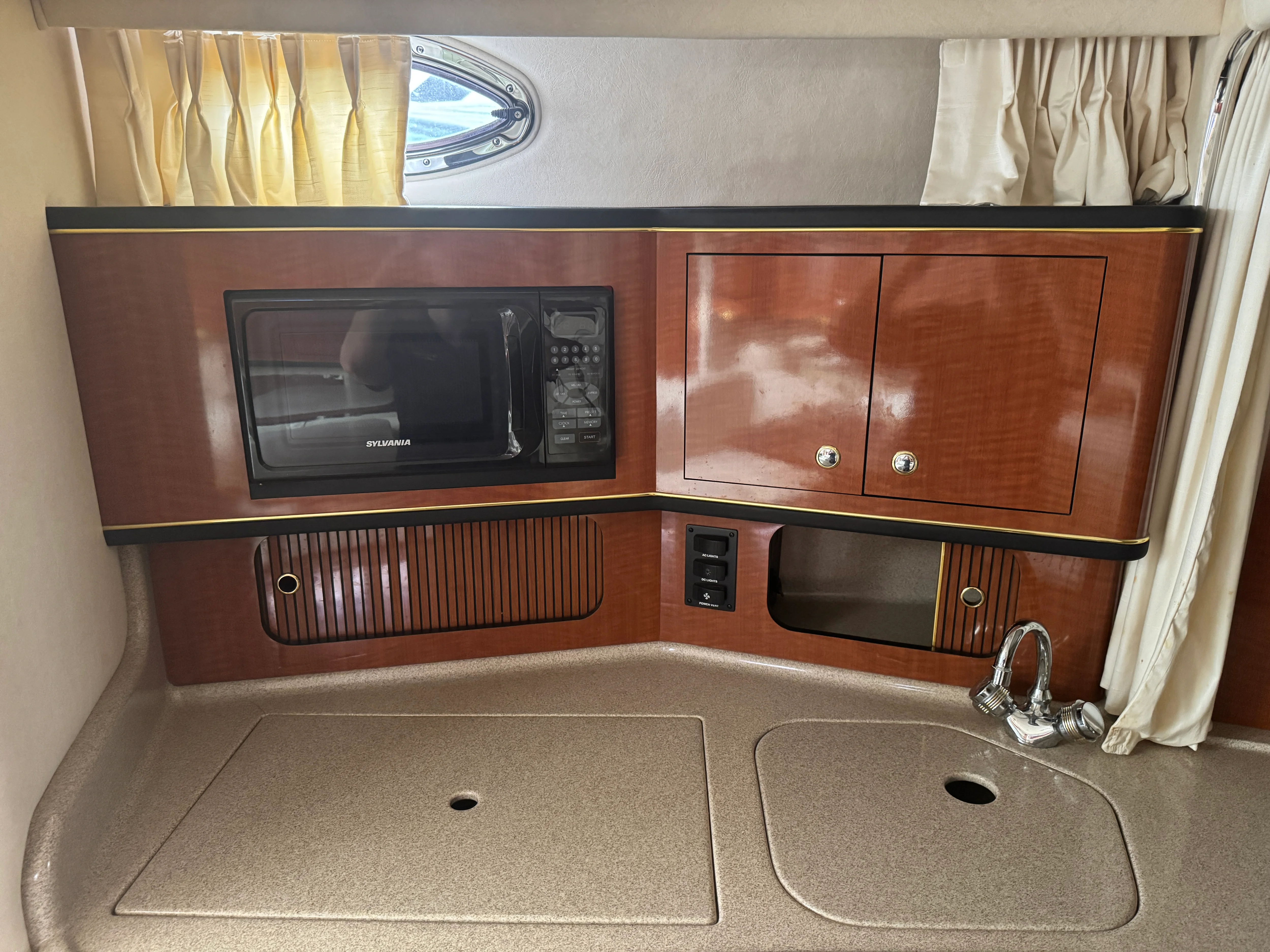 2002 Sea Ray 300 SUNDANCER Image Thumbnail #36