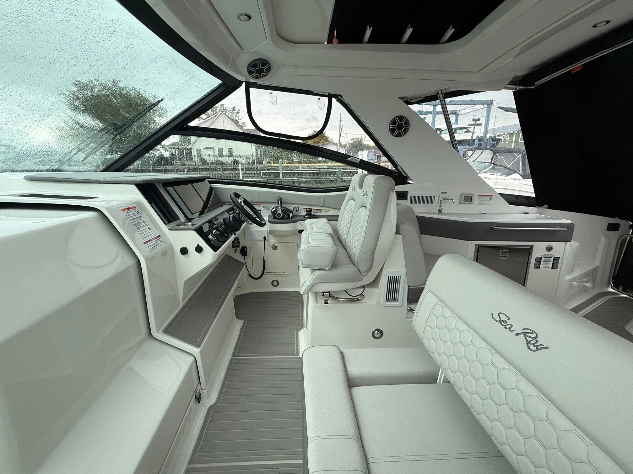 2026 Sea Ray Sundancer 320 Outboard Image Thumbnail #14