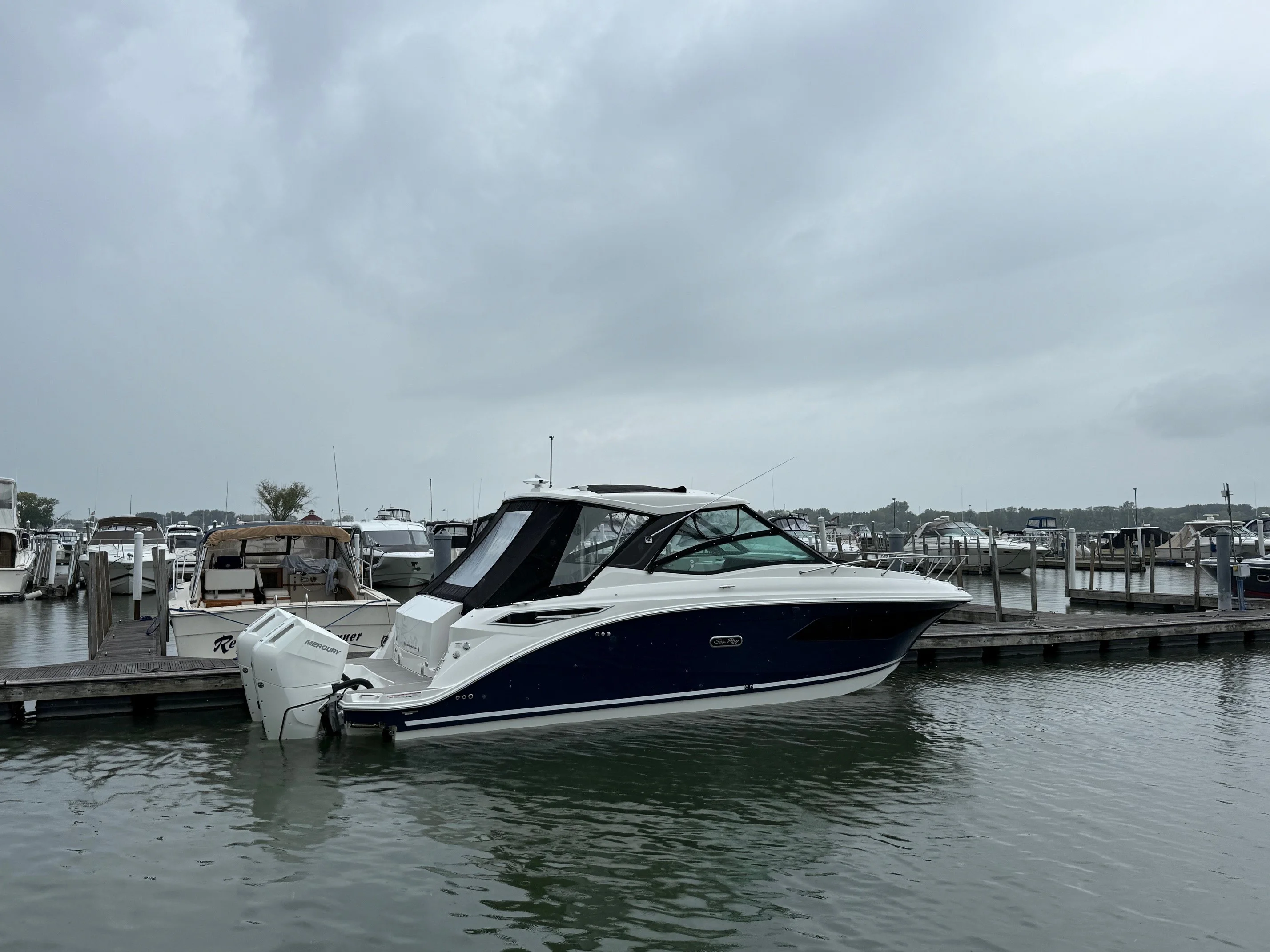 2026 Sea Ray Sundancer 320 Outboard Image Thumbnail #1