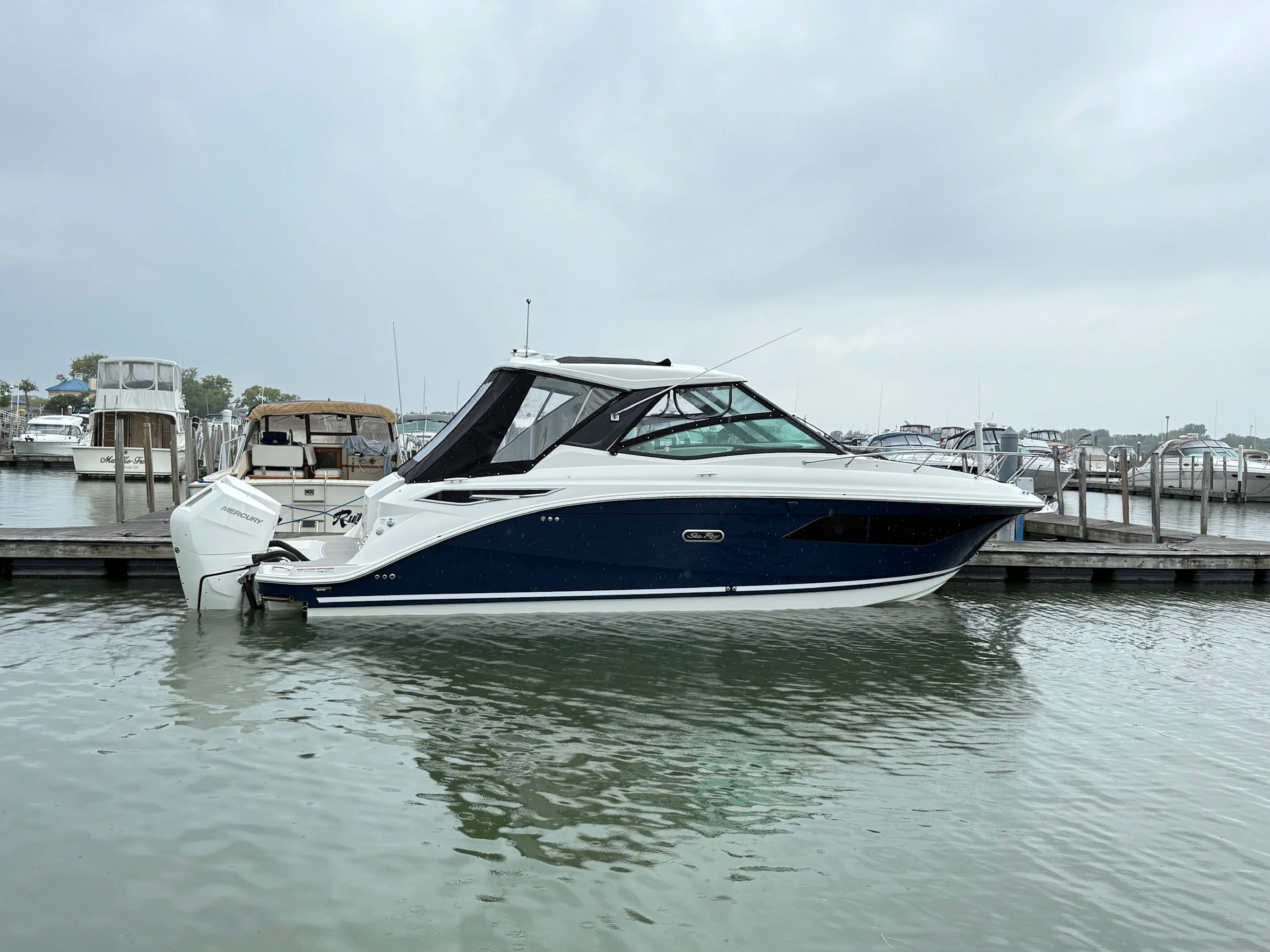 2026 Sea Ray Sundancer 320 Outboard Image Thumbnail #0