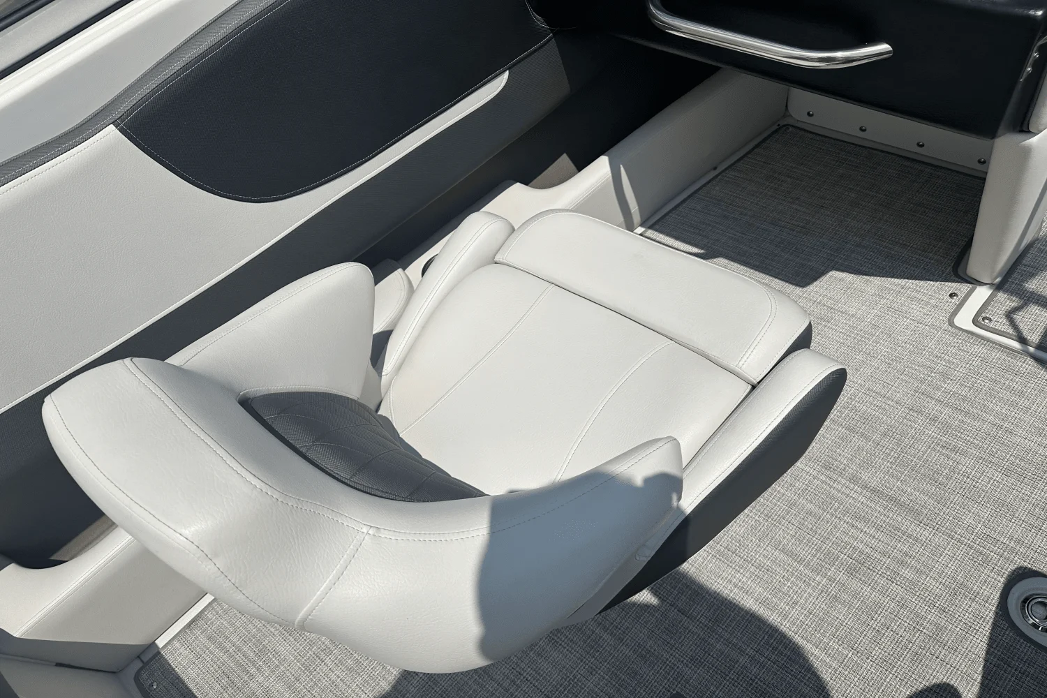 2022 Crownline 210 SS Image Thumbnail #8