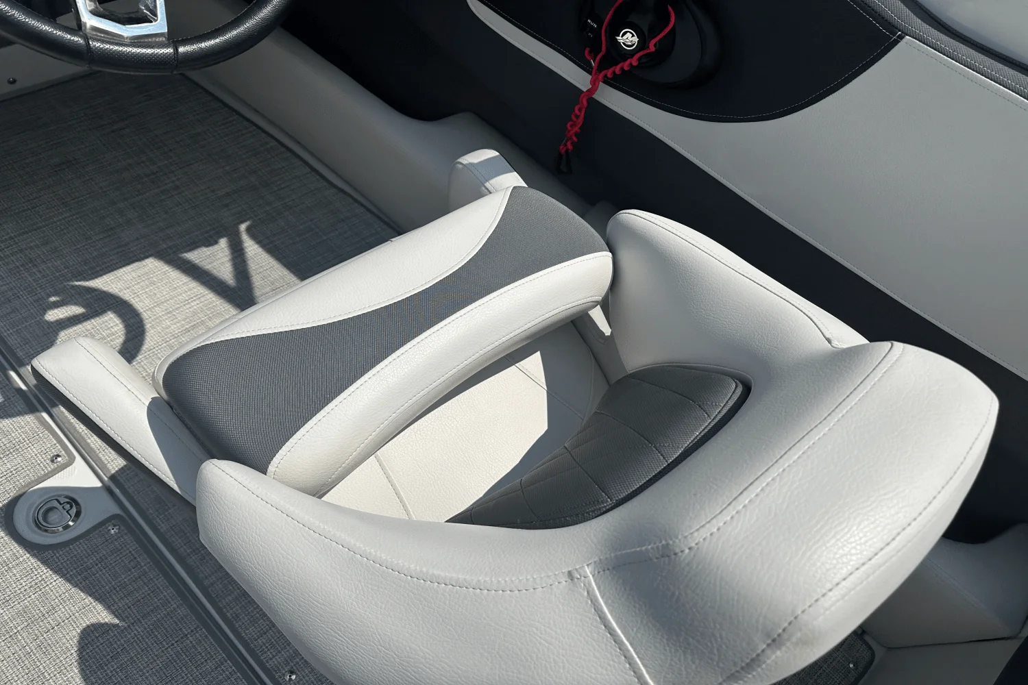 2022 Crownline 210 SS Image Thumbnail #9