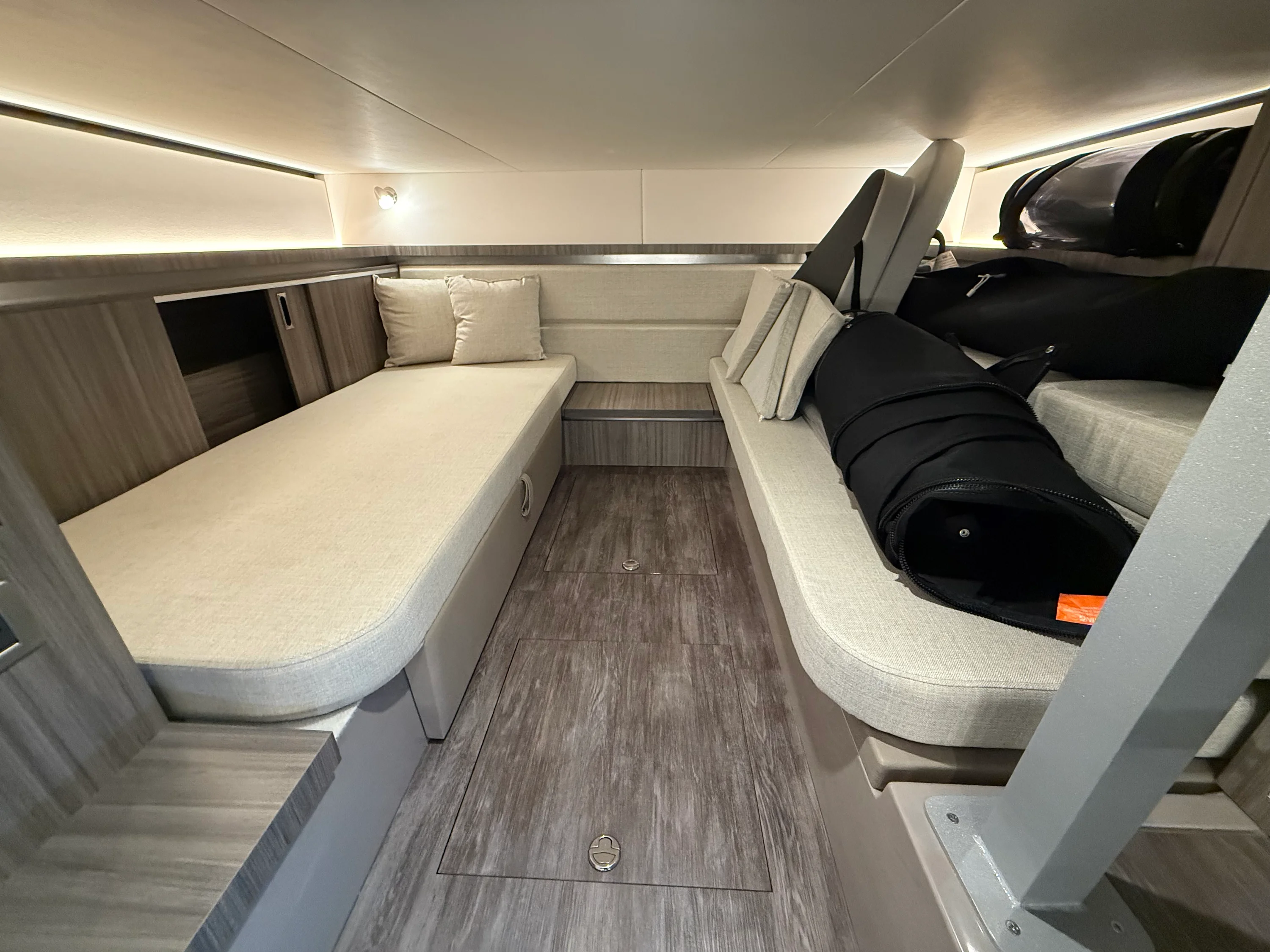 2026 Sea Ray Sundancer 320 Image Thumbnail #94