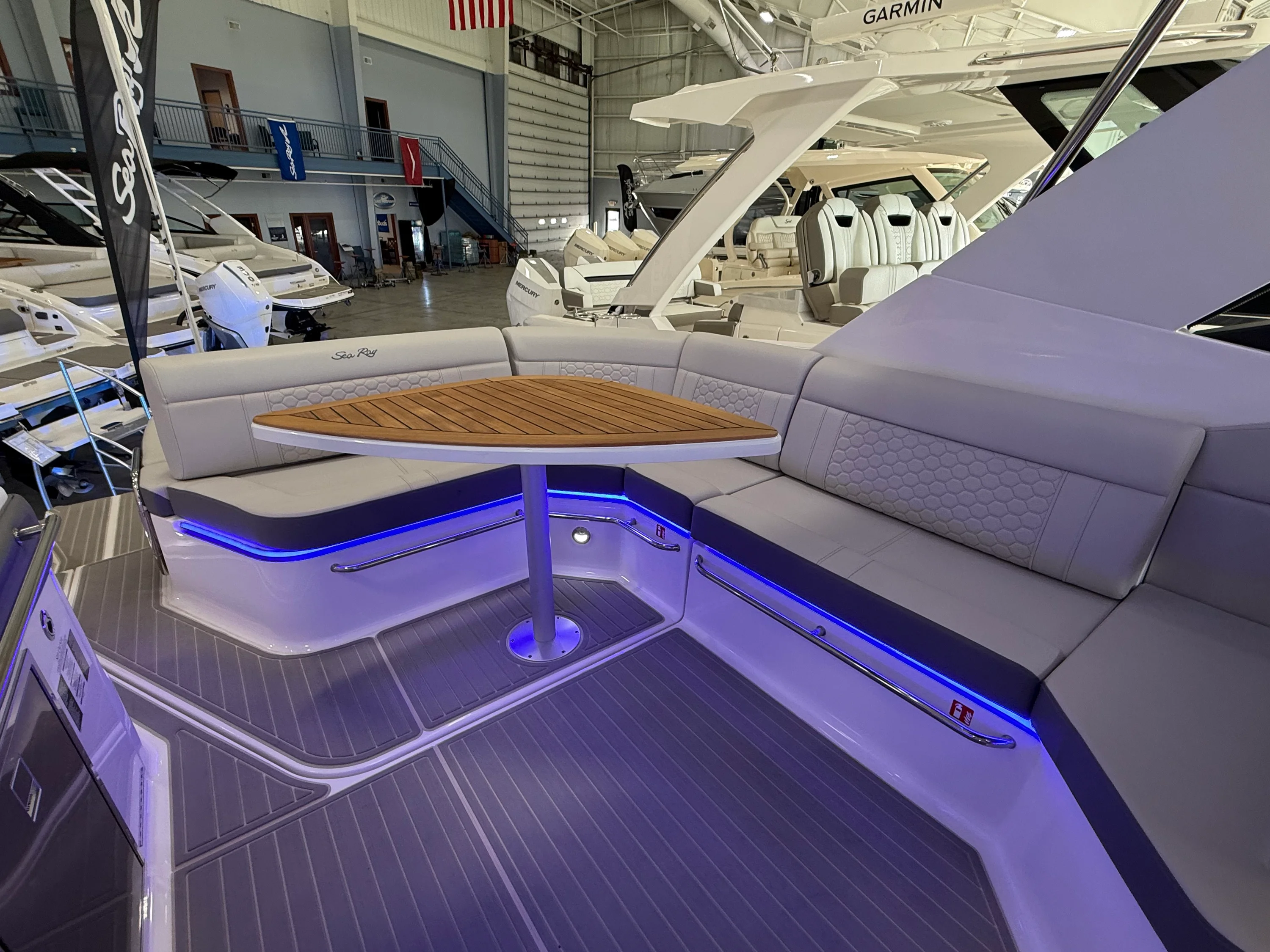 2026 Sea Ray Sundancer 320 Image Thumbnail #86