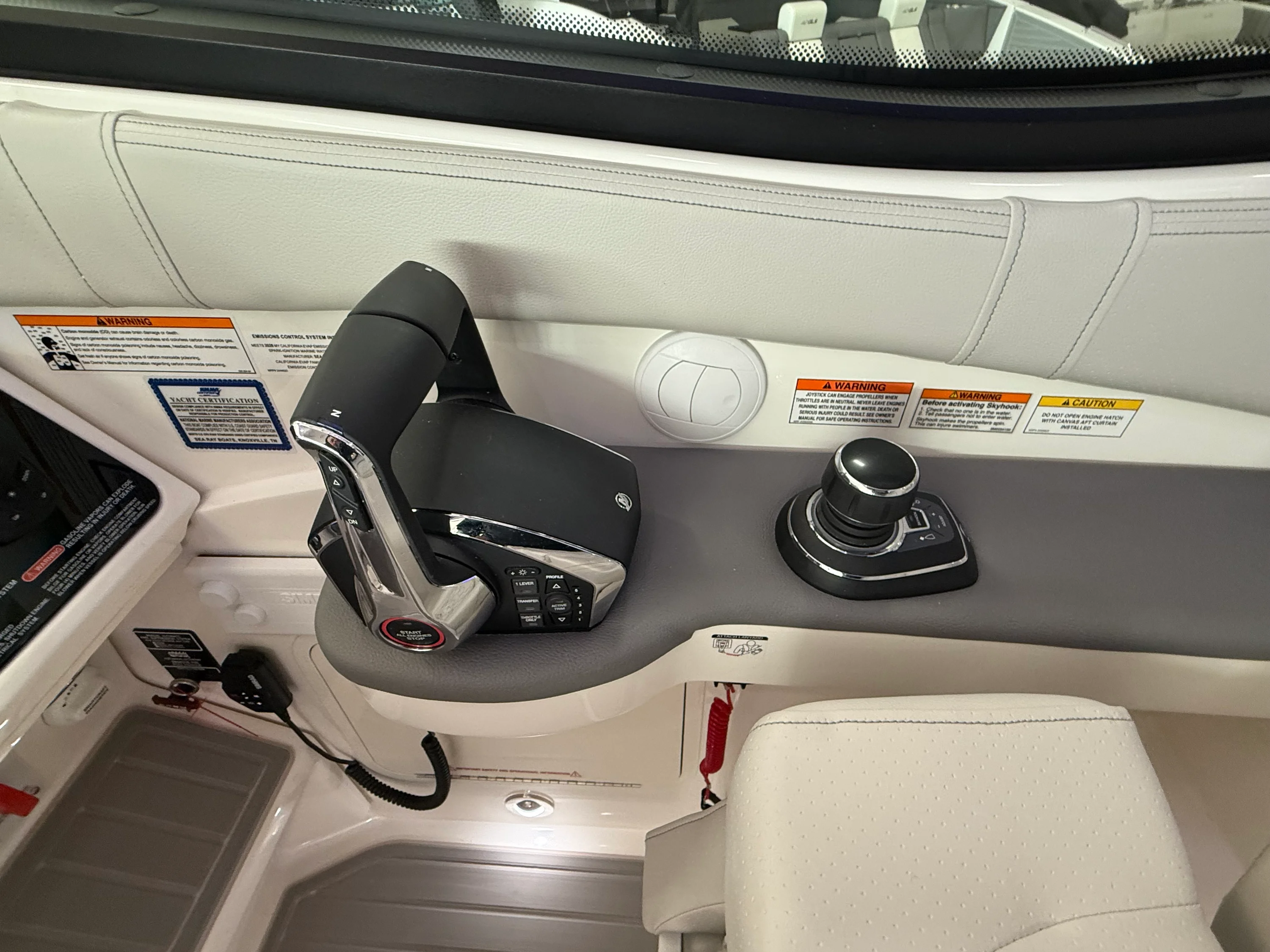 2026 Sea Ray Sundancer 320 Image Thumbnail #91