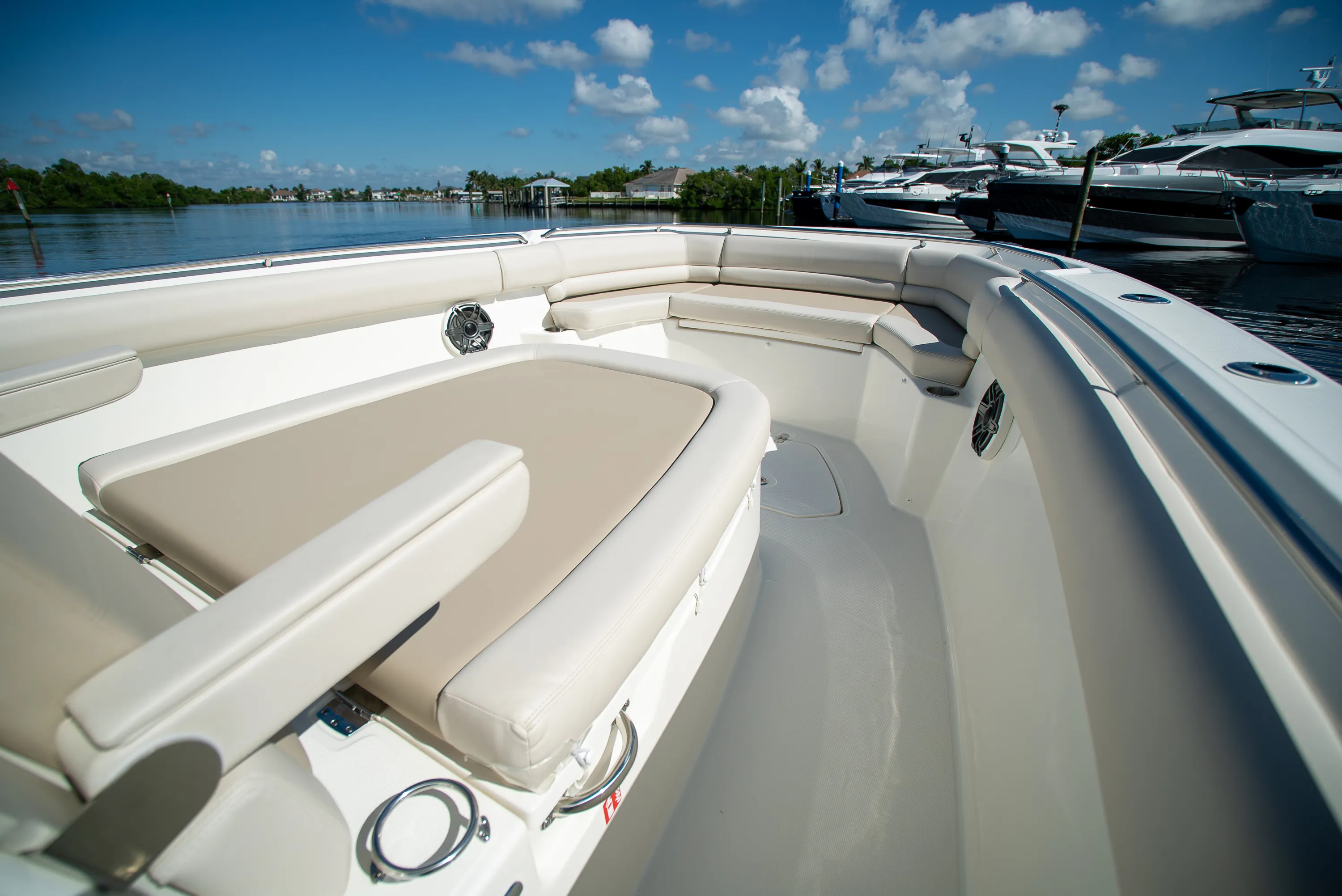 2026 Boston Whaler 330 Outrage Image Thumbnail #15