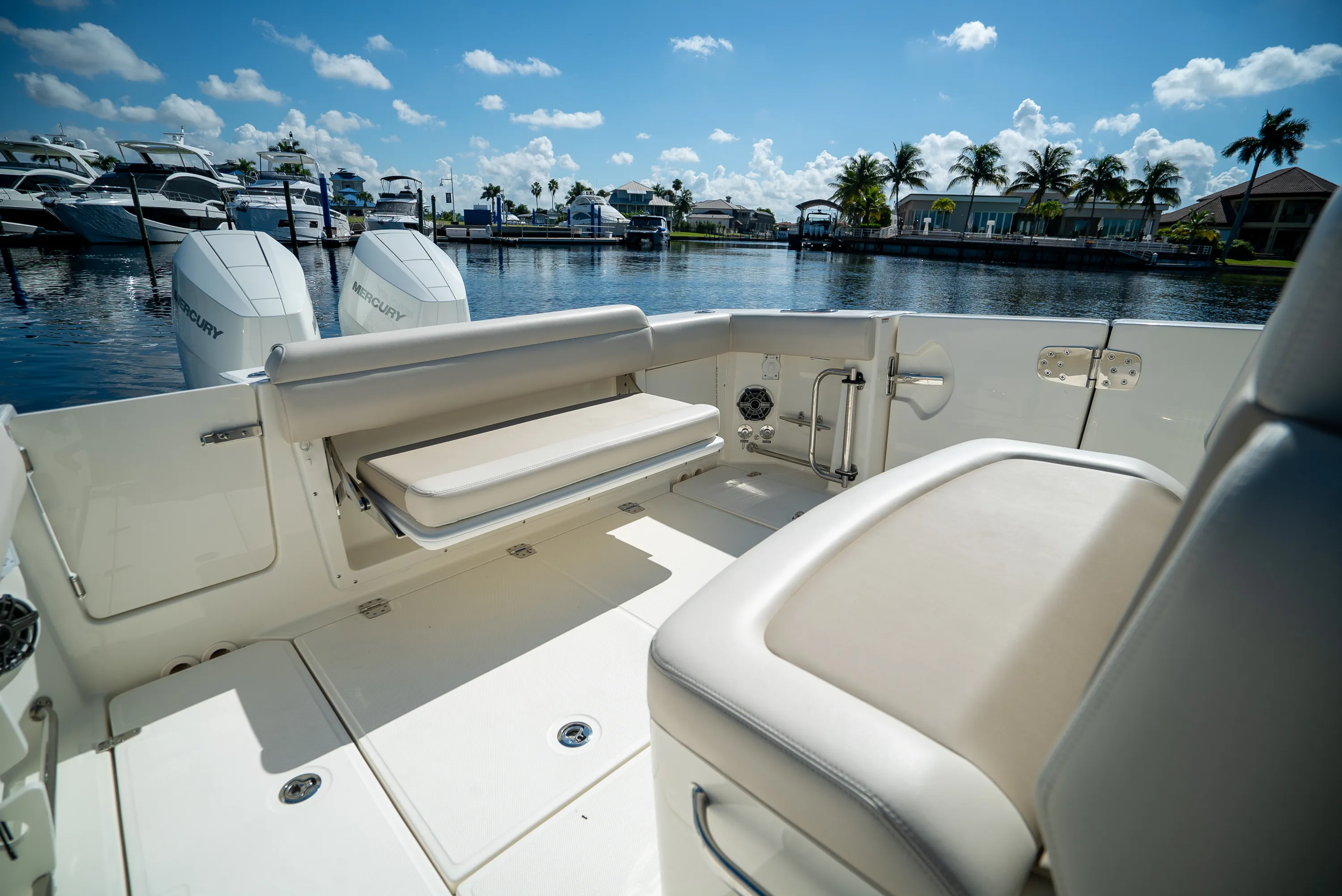 2026 Boston Whaler 330 Outrage Image Thumbnail #8