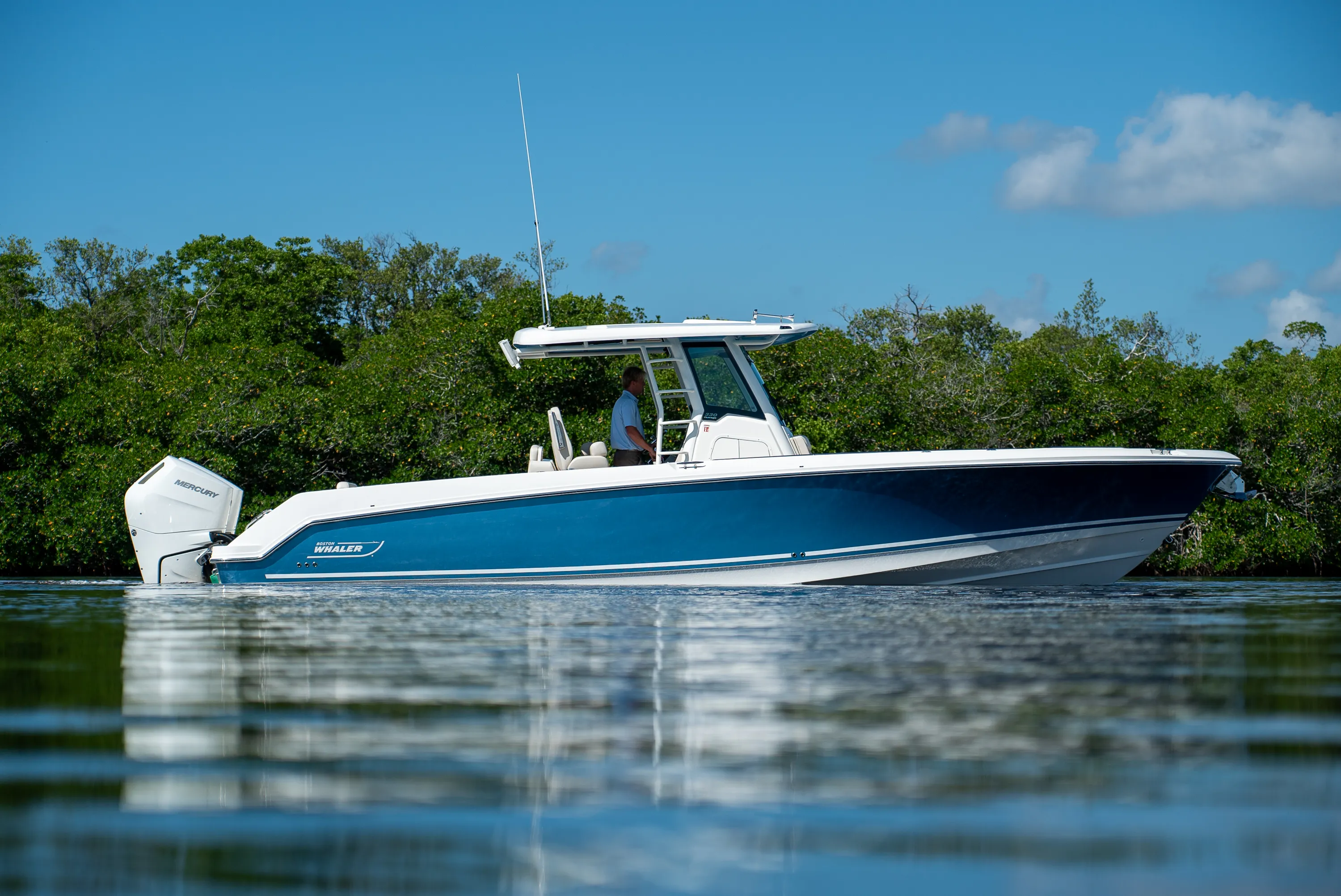 2026 Boston Whaler 330 Outrage Image Thumbnail #30
