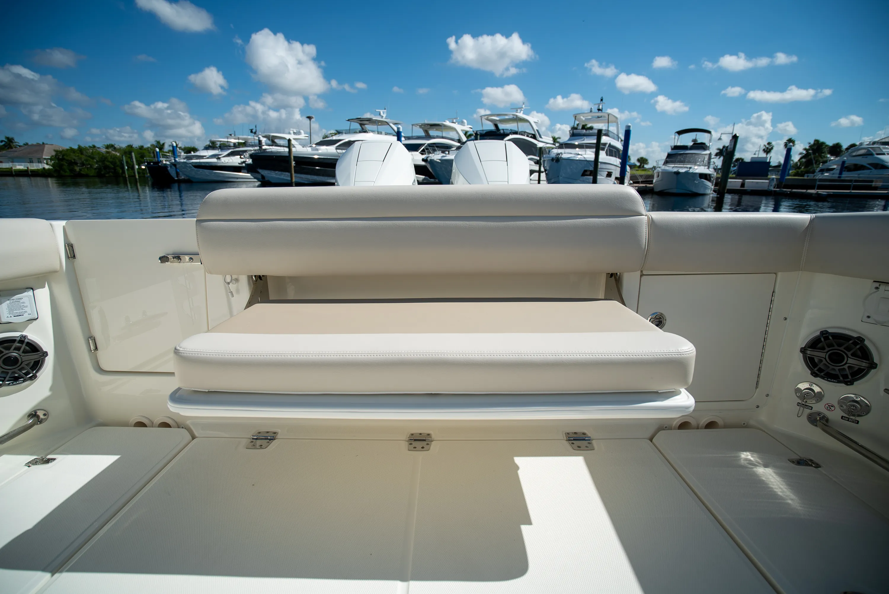 2026 Boston Whaler 330 Outrage Image Thumbnail #7