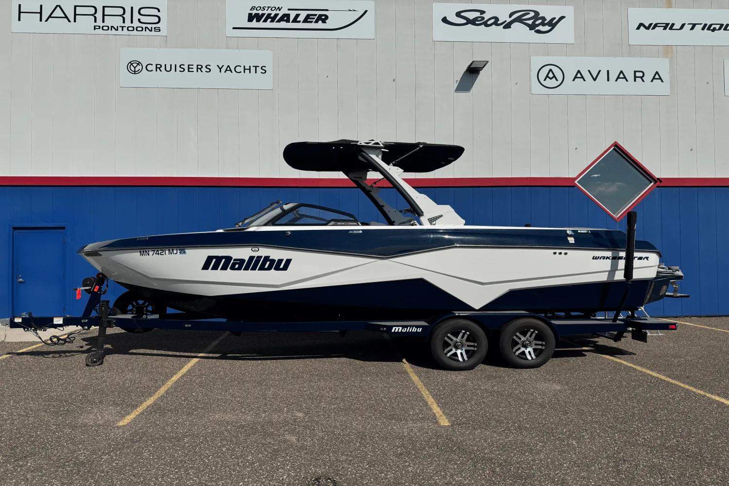 2023 Malibu 25 LSV Image Thumbnail #2